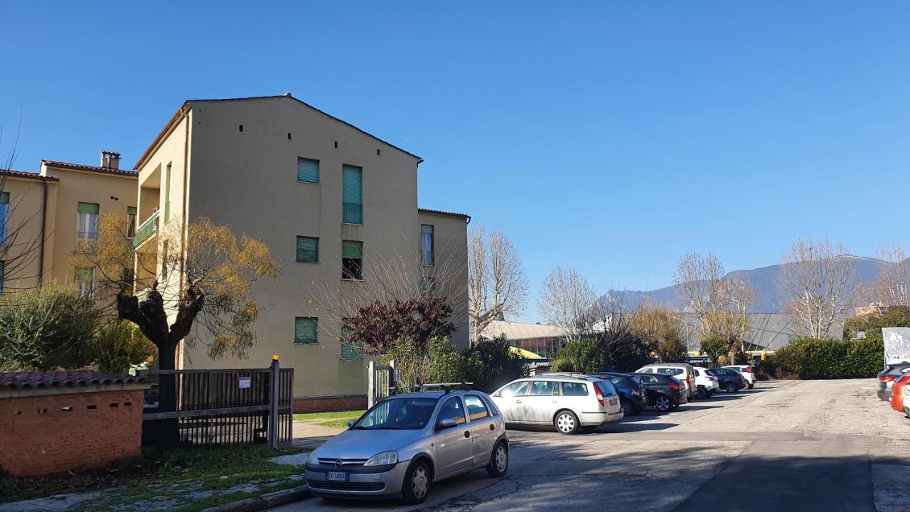 Appartamento 2 Bed Flat Centre & Stadio Free Parking Terni Esterno foto